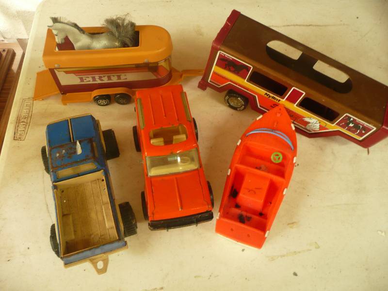 lot 148 image: Vintage Ertyl,Nylint, Tonka Group
