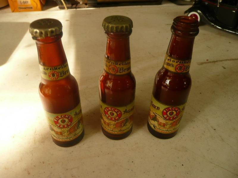 lot 157 image: Vintage Flecks Beer Salt & Pepper Shakers - Awesome