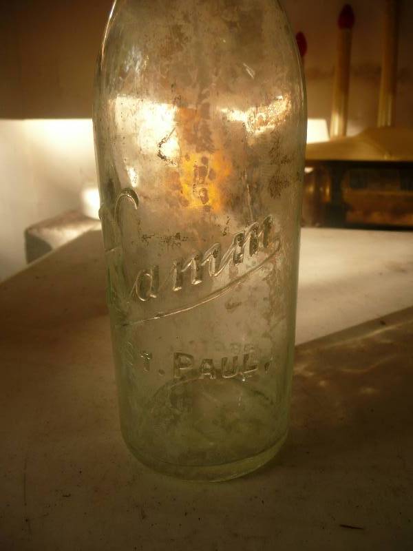 lot 166 image: Vintage Hamms Bottle