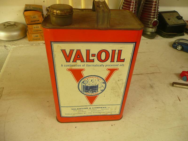 lot 168 image: Vintage Val Oil Can - Nice