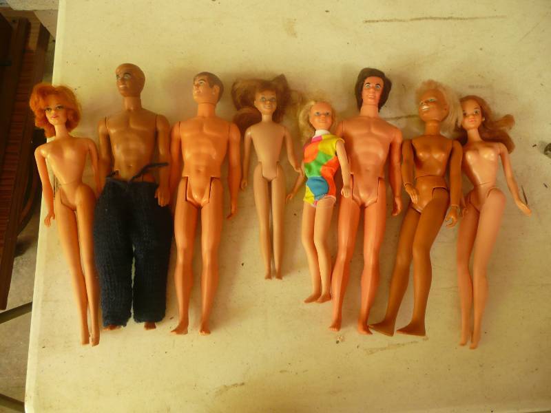 lot 172 image: Vintage Barbie, Ken, Dusty & Skipper Dolls