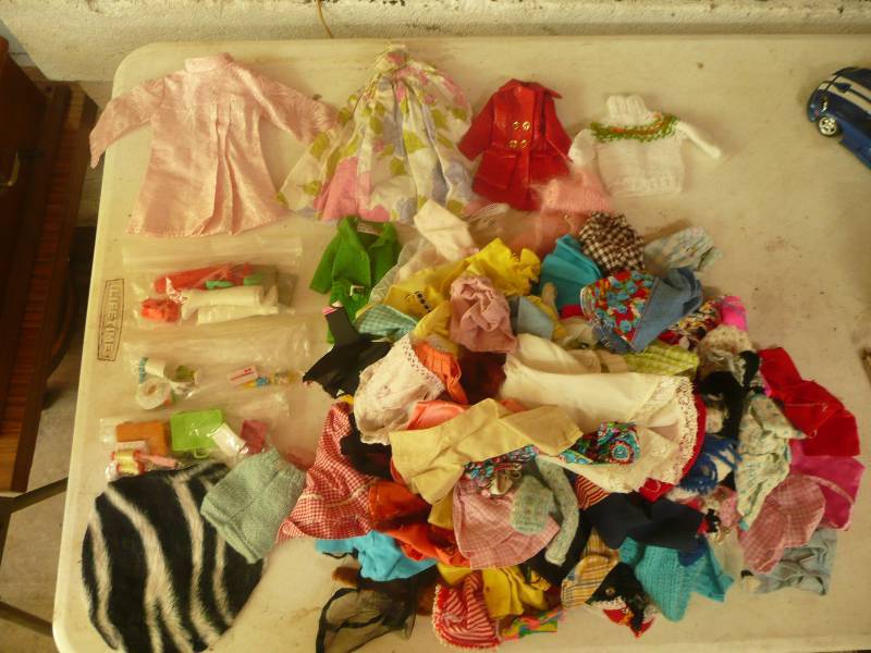 lot 173 image: Vintage Barbie & Ken Clothes