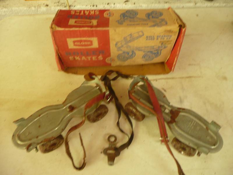 lot 195 image: Vintage Globe Roller Skates With Key & Box