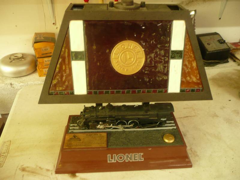 lot 206 image: Lionel Lamp - Very Cool
