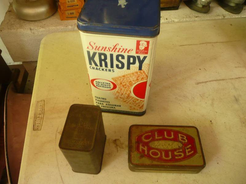 lot 219 image: Vintage Tins