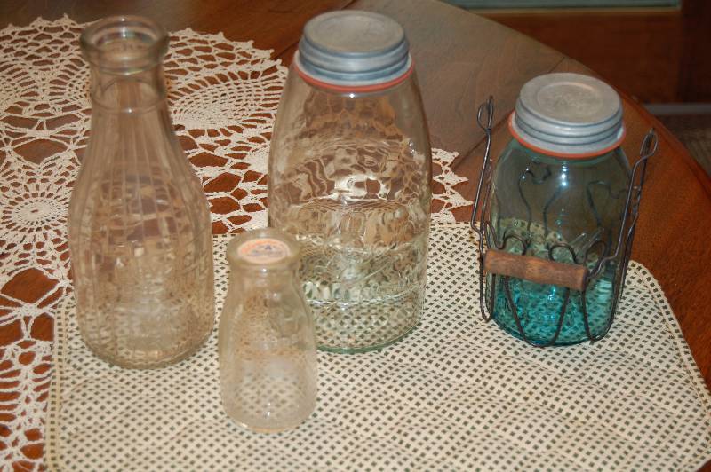 lot 11 image: Vintage Jars