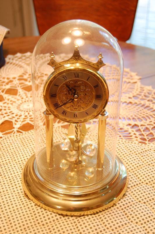 lot 16 image: Dome Clock
