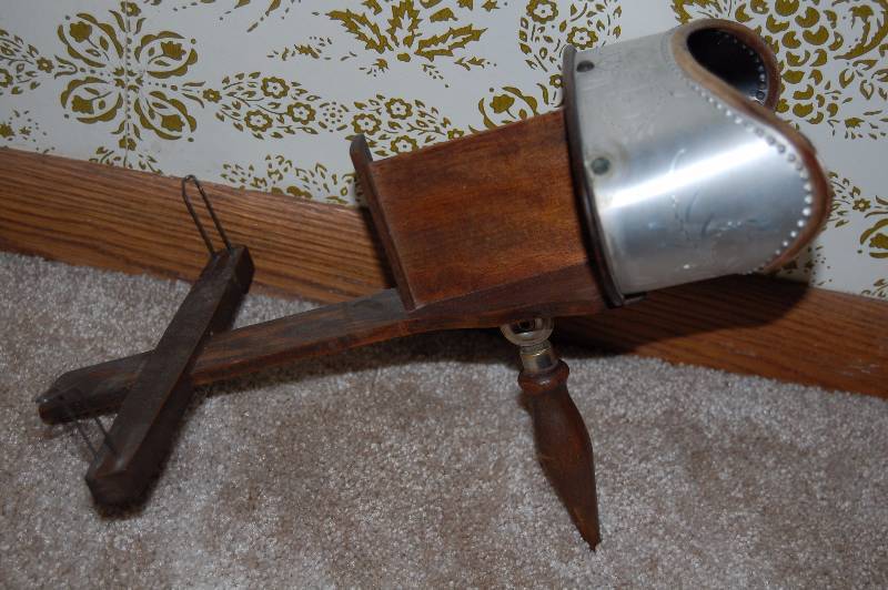 lot 17 image: Antique Stereoscope Viewer