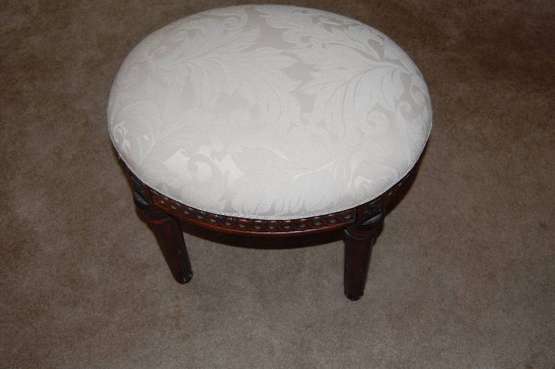 lot 30 image: Wood Stool