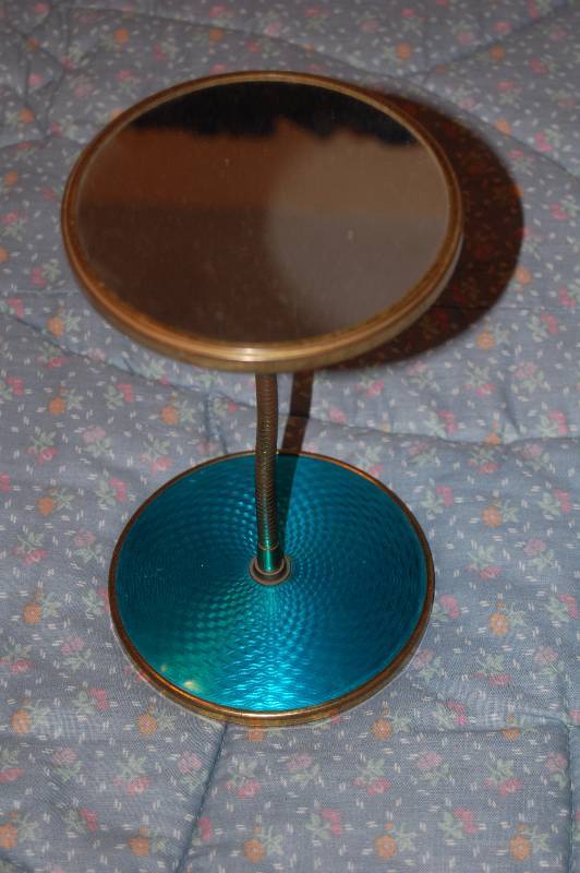lot 33 image: Makeup Mirror