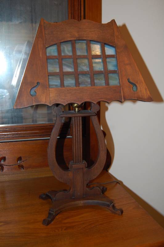 lot 34 image: Piano Lamp
