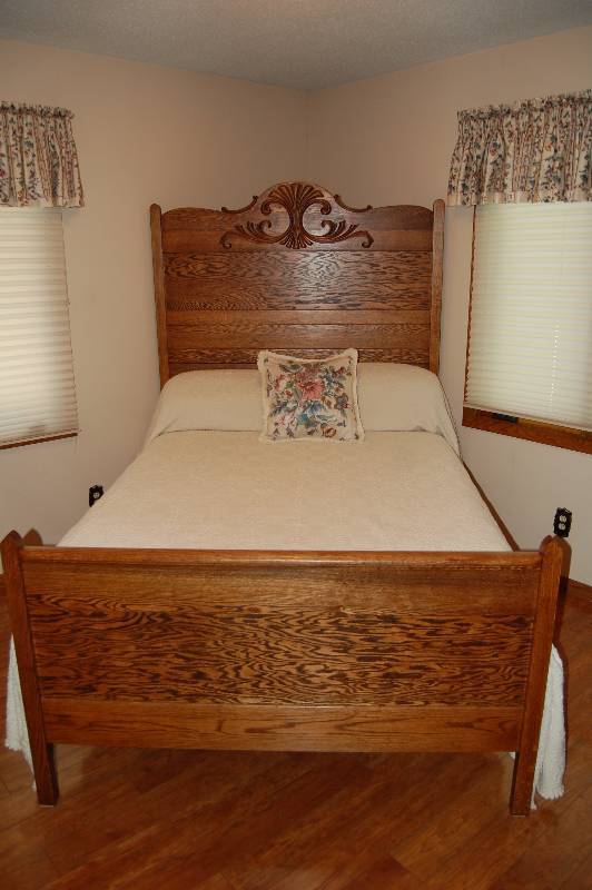 lot 35 image: Antique Bed and Commode Cabinet