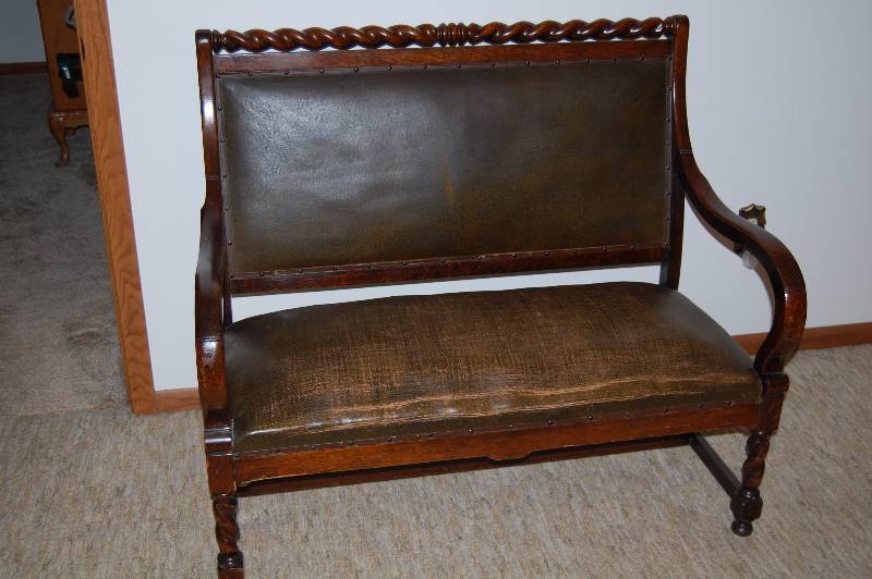 lot 51 image: Antique Settee
