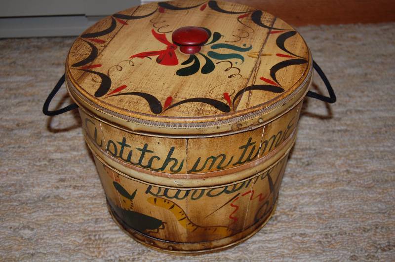 lot 62 image: Wood Sewing Box