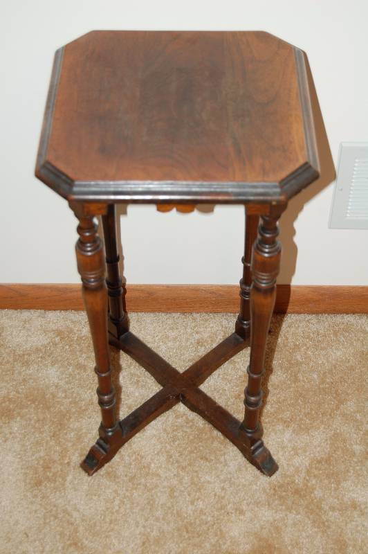 lot 67 image: Wood Plant stand