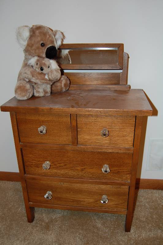 lot 68 image: Antique Childs Dresser