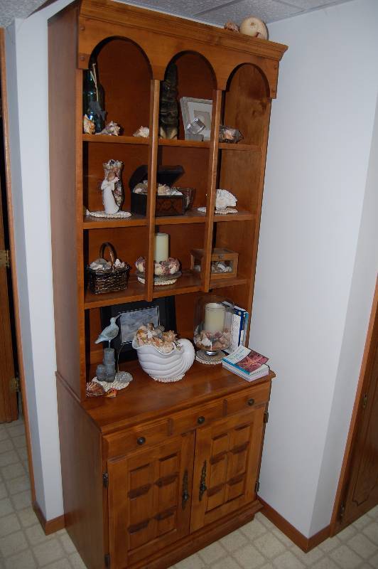 lot 73 image: Wood Hutch