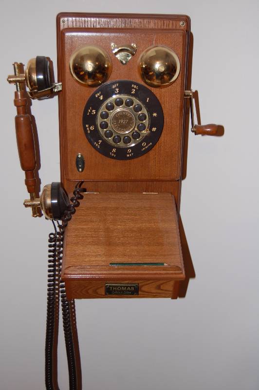 lot 75 image: Reproduction Telephone