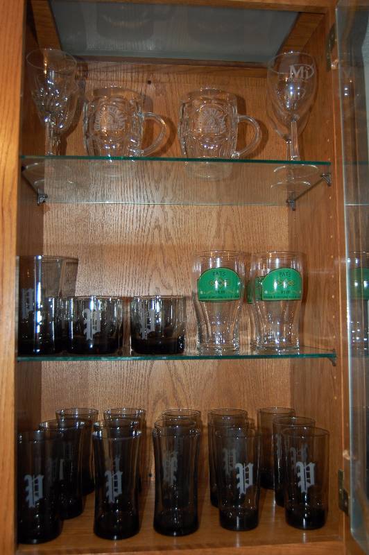 lot 78 image: Glassware