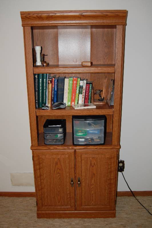 lot 88 image: Book Case