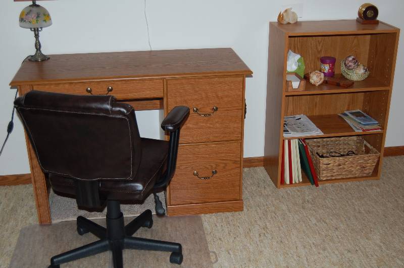 lot 89 image: Office Set
