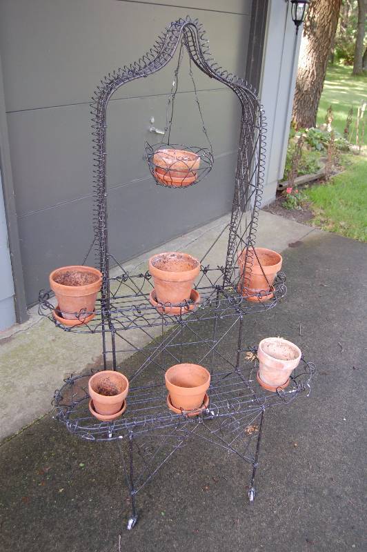 lot 103 image: Large Antique Metal Wire Planter Stand