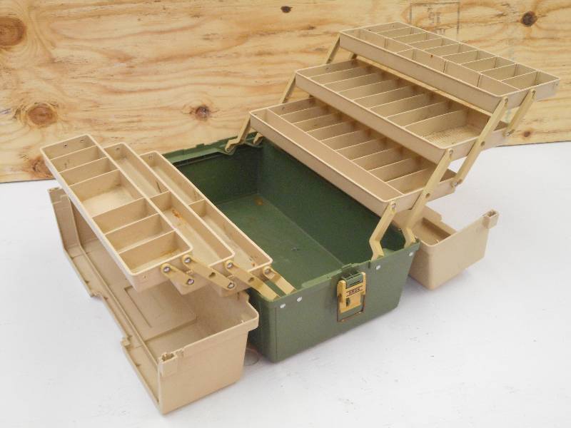 lot 14 image: Plano 8606 Fold-Out Tackle Box ...