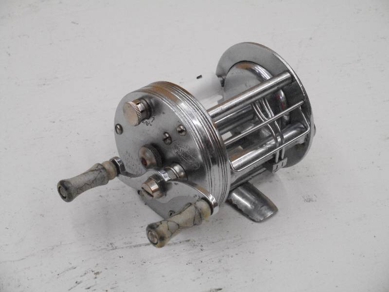 lot 30 image: South Bend No.550 Model-D Fishing R...