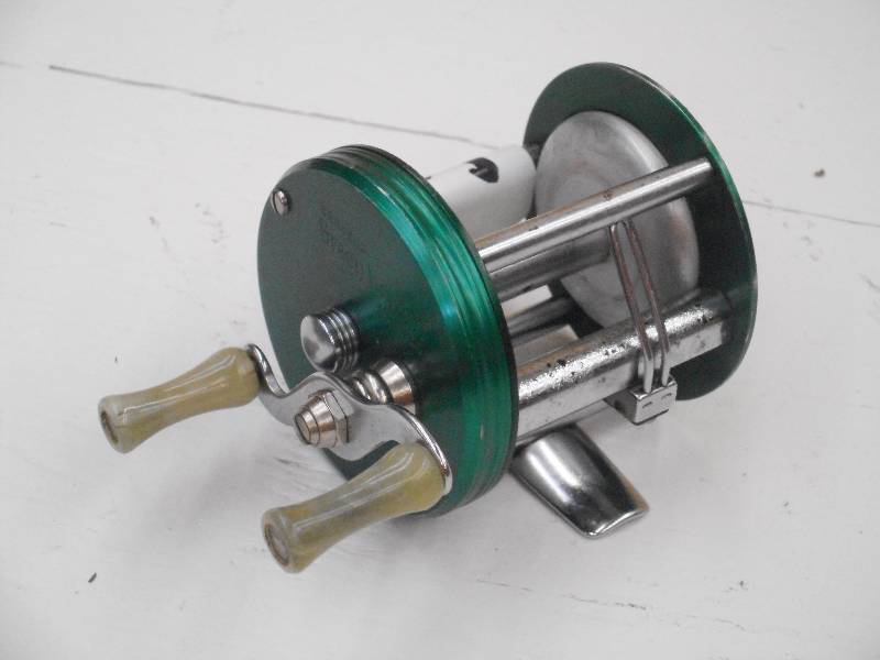 lot 31 image: Bronson Green Hornet No.2200 Fishin...