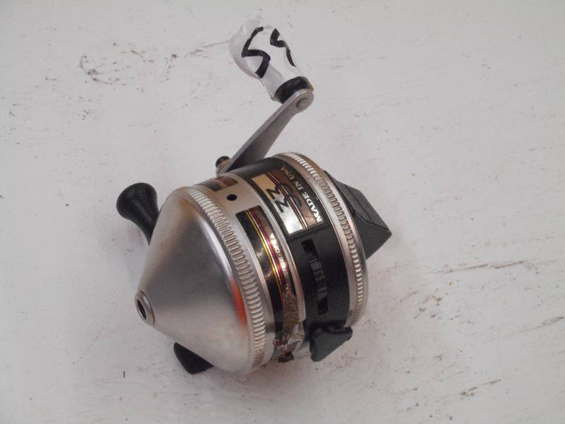lot 54 image: Zebco 33 Fishing Reel ...