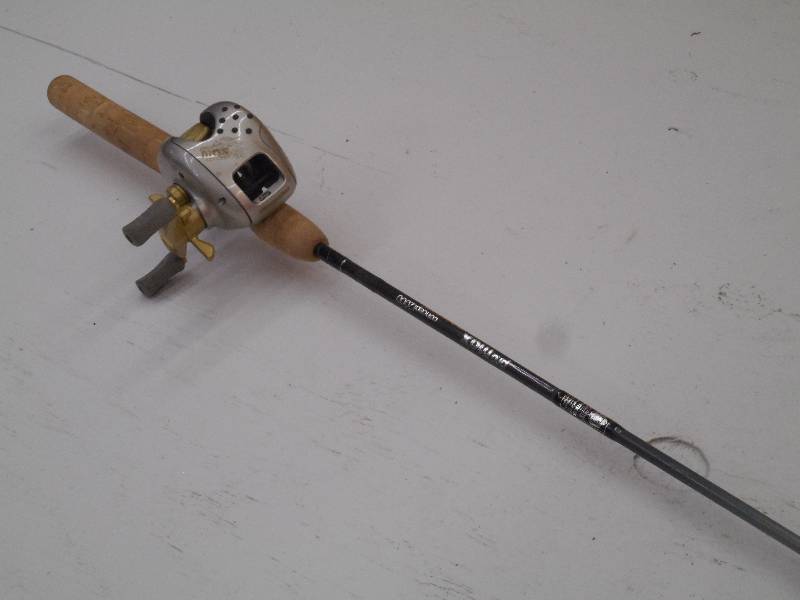 lot 61 image: Like New Abu-garcia Concept-2000 6f...