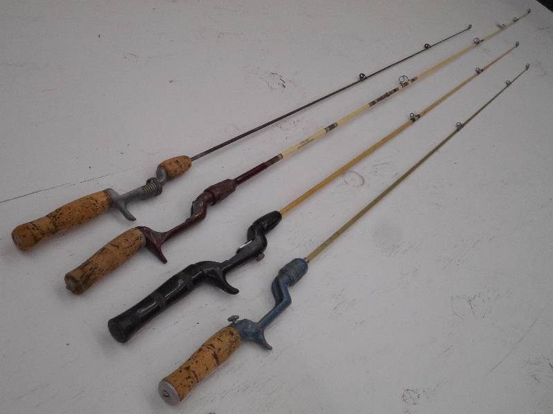 lot 66 image: Lot Of (4) Vintage Casting Rods ...