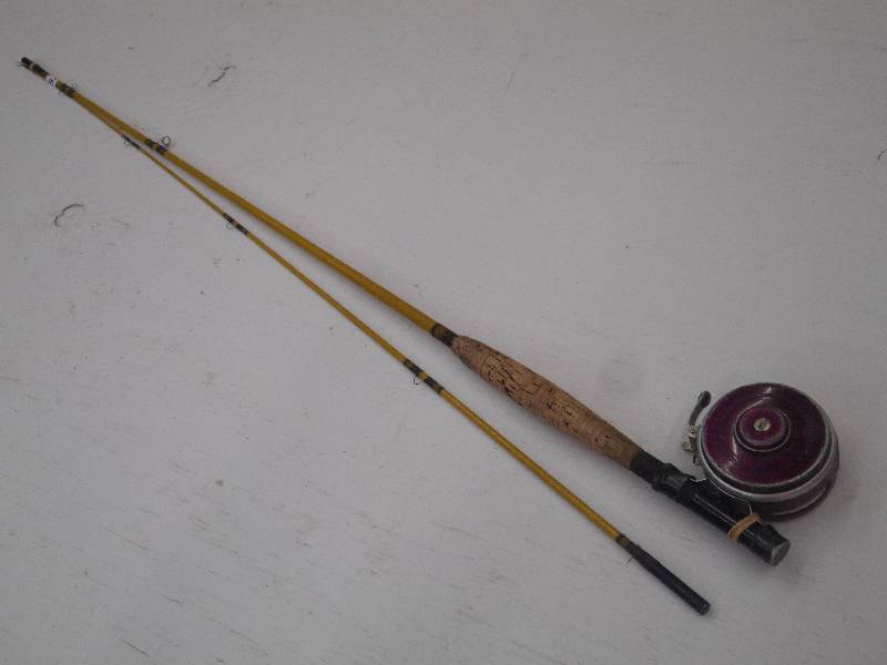 lot 75 image: Vintage 2-Piece Fly Rod With South ...