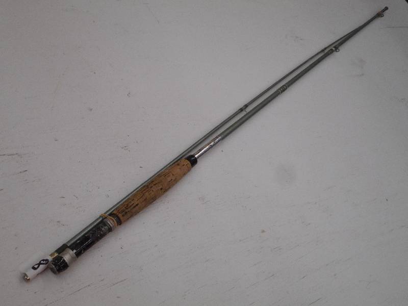 lot 87 image: Vintage StarCast 2-Piece 8ft Rod ...