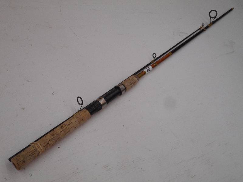 lot 88 image: CrossFire 2-Piece 7ft Medium Action...