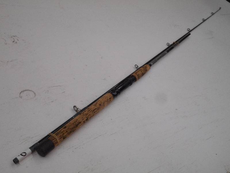 lot 90 image: Heddon 2-Piece Magna-Rod #5033 7.5f...