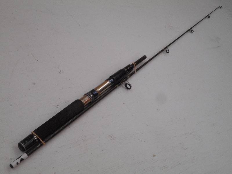 lot 95 image: Vintage Unmarked 2-Piece Rod ...
