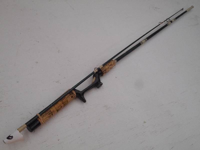 lot 100 image: Vintage 2-Piece Casting Rod, Unread...