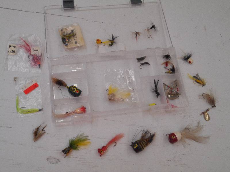 lot 104 image: Plastic Tackle Tray Full Of Assorte...