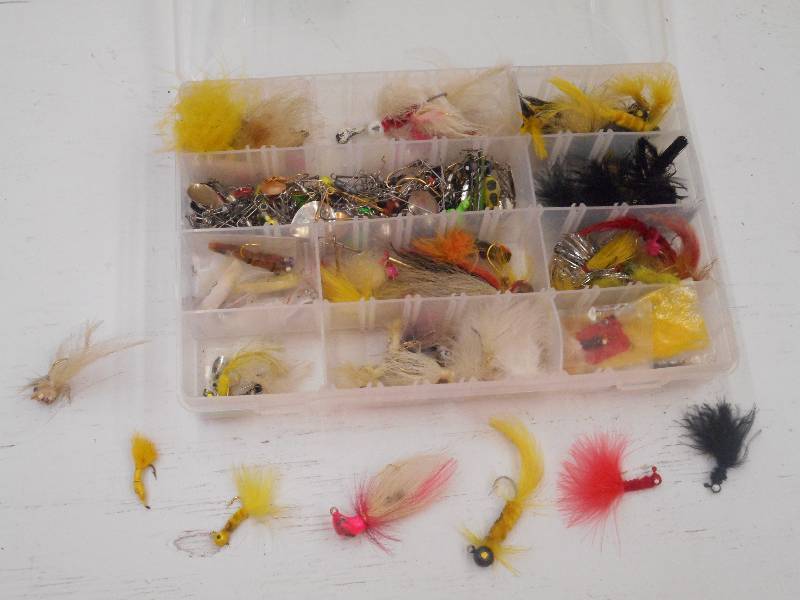 lot 109 image: Plastic Tackle Tray Full Of Assorte...