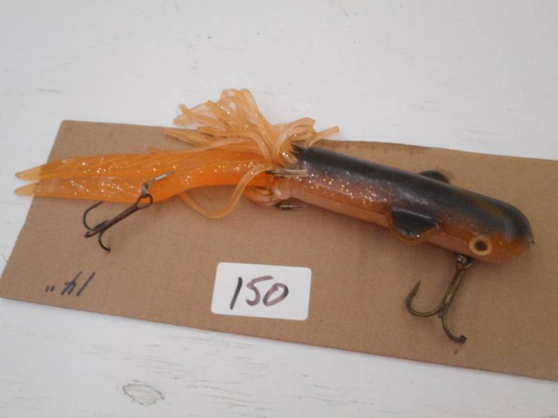 lot 150 image: (1) 14 Muskie Lure ...