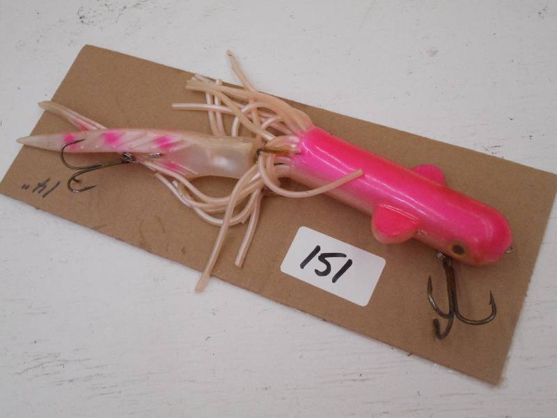 lot 151 image: (1) 14 Muskie Lure ...