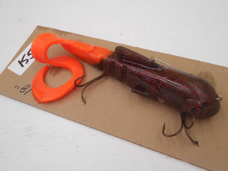 lot 155 image: (1) 18 Muskie Lure ...