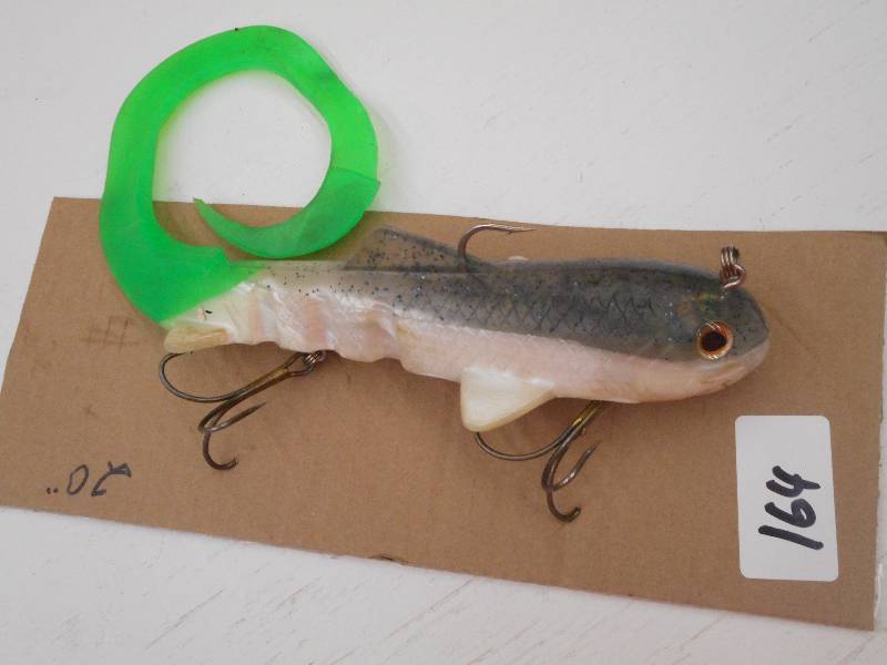 lot 164 image: (1) 20 Muskie Lure ...