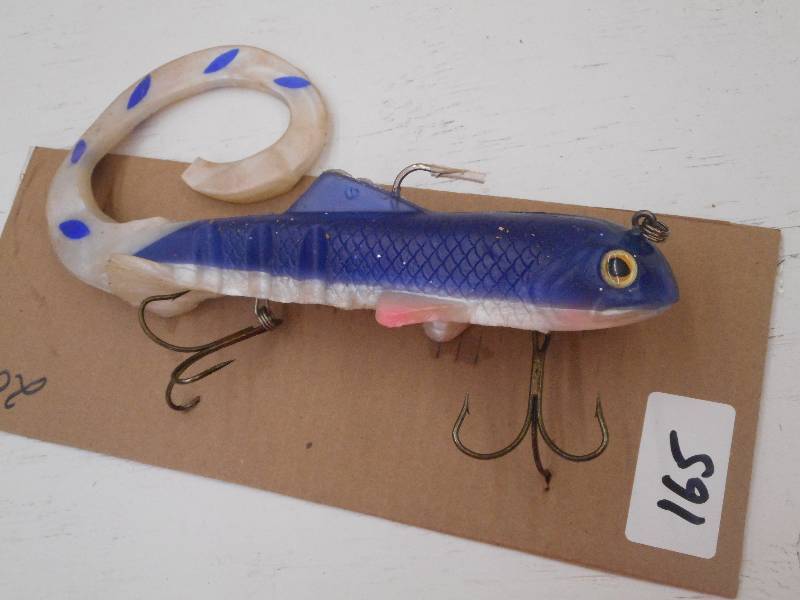 lot 165 image: (1) 20 Muskie Lure ...