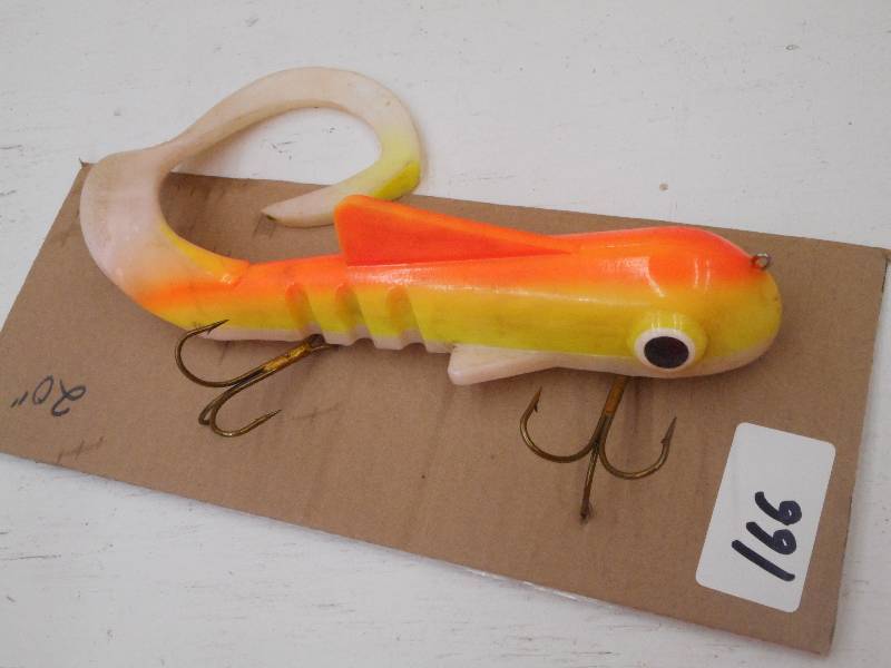 lot 166 image: (1) 20 Muskie Lure ...