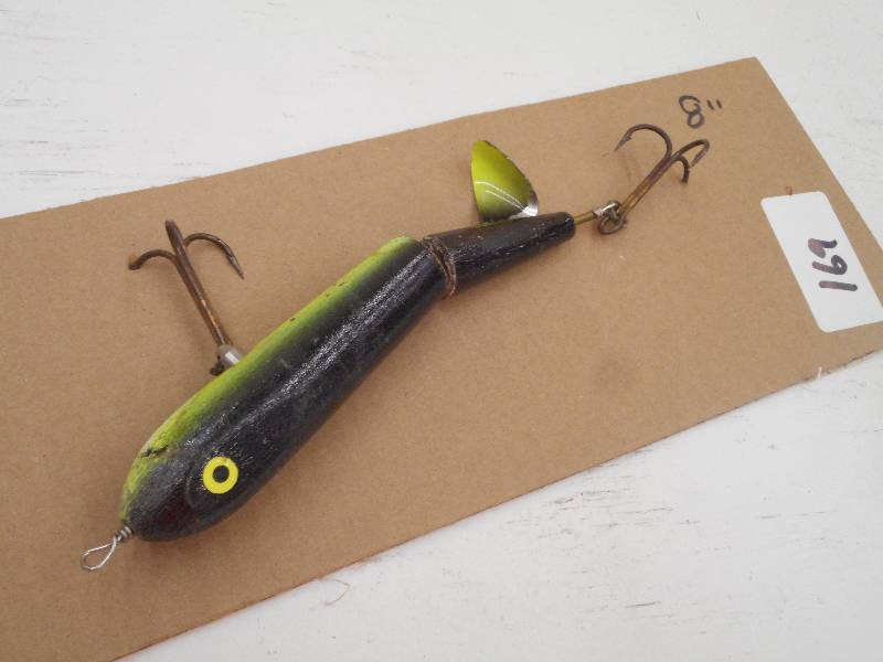 lot 169 image: (1) 8 Muskie Lure ...
