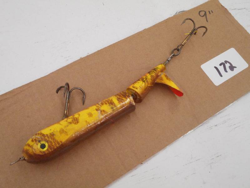lot 172 image: (1) 9 Muskie Lure ...