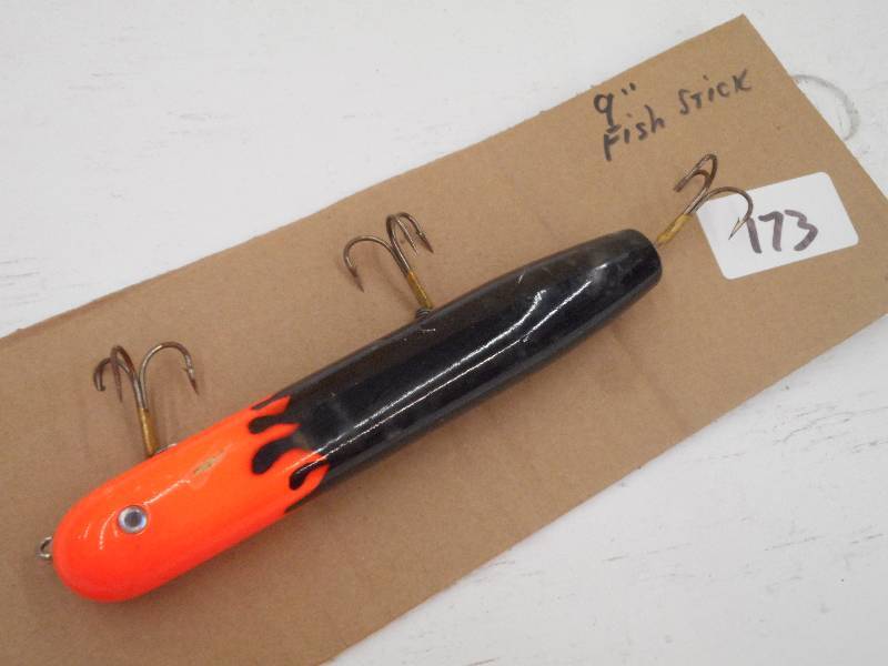 lot 173 image: (1) 9 Fish Stick Muskie Lure ...