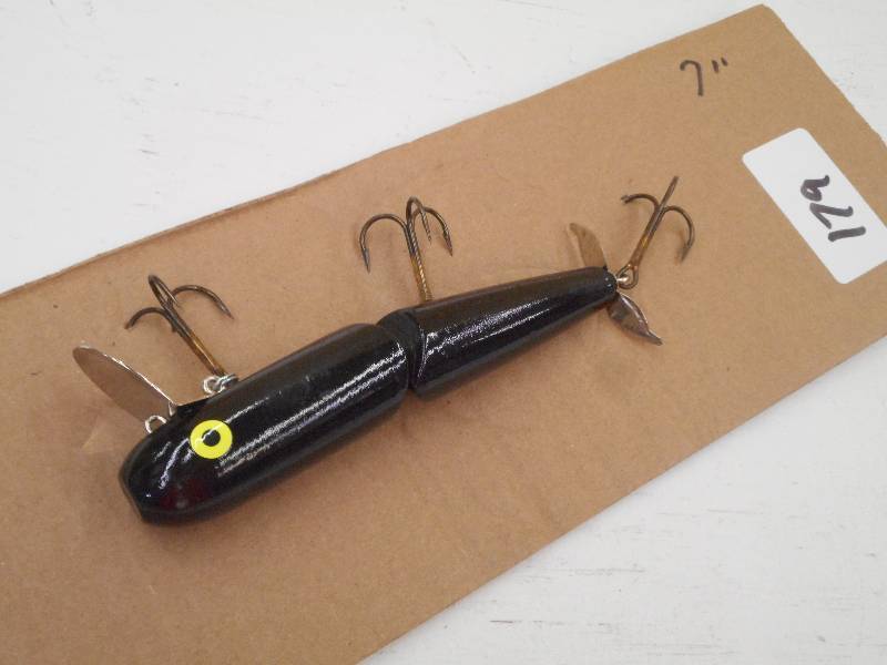 lot 179 image: (1) 7 Muskie Lure ...